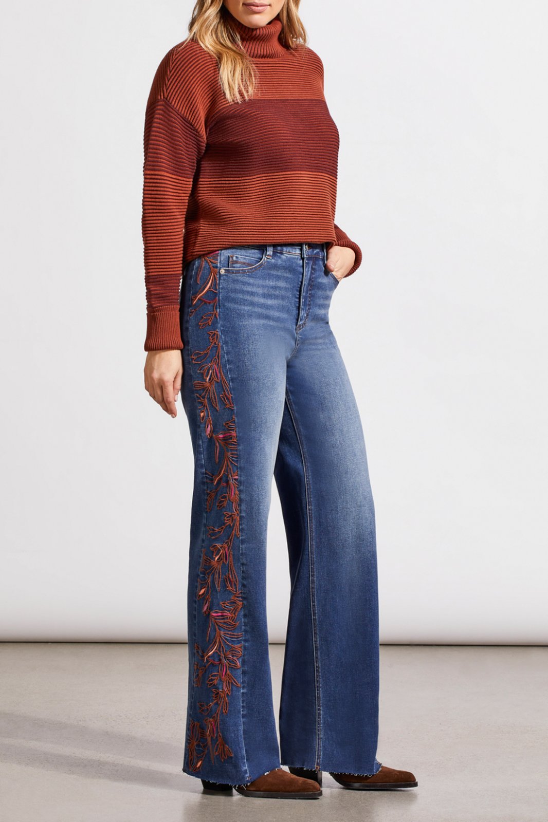 Tribal Ladies Bluewash Brooke Hugging Jeans w/Side Embroidery